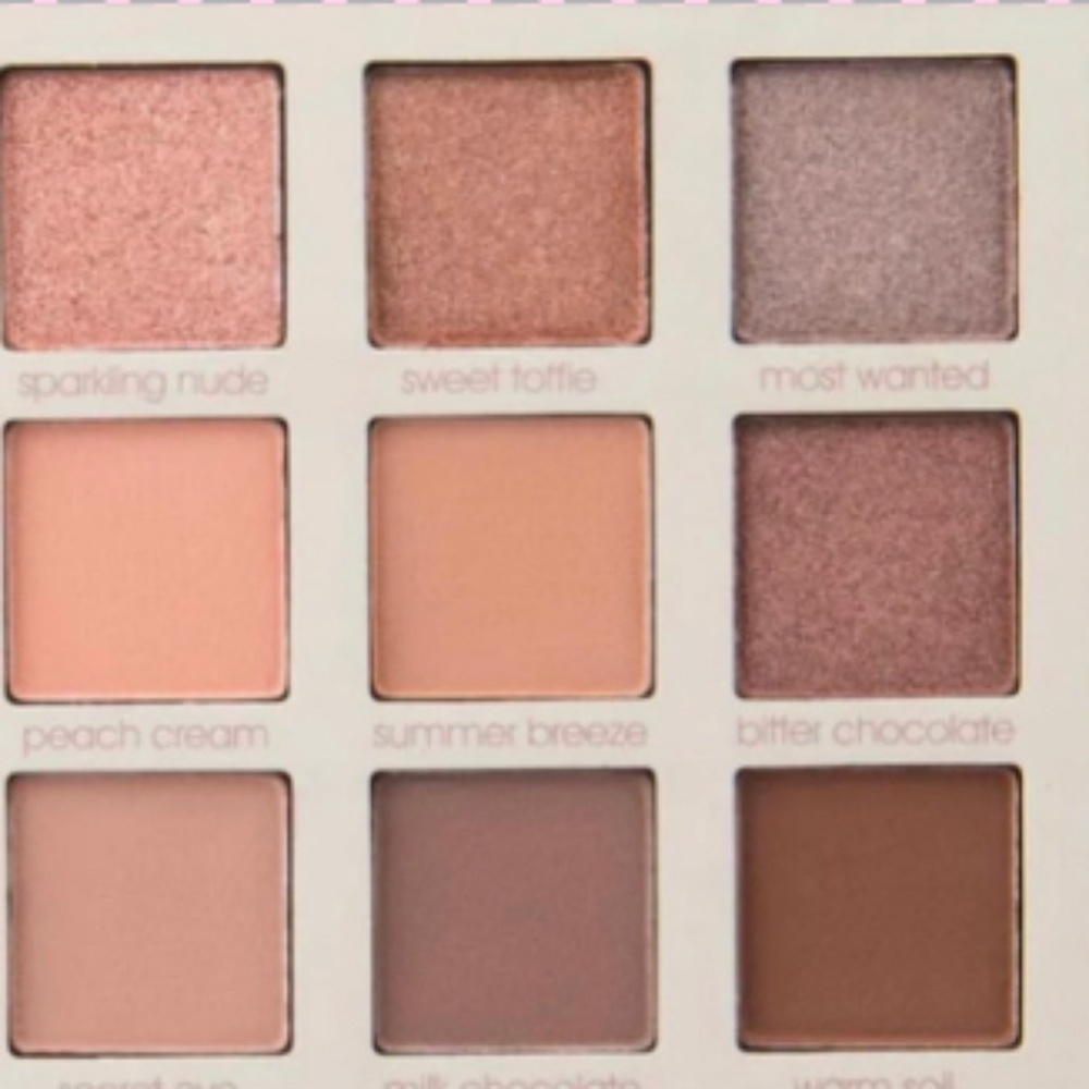 15 Shades Eyeshadow palettes